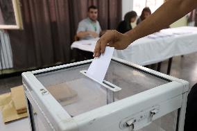 Algerians Head To Polls - Algiers