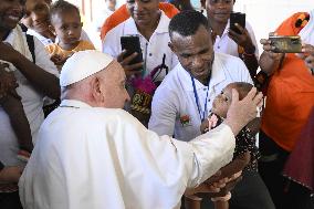 Pope Francis Meets Missionaries in Baro - Papua New Guinea