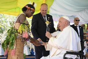 Pope Francis Meets Missionaries in Baro - Papua New Guinea