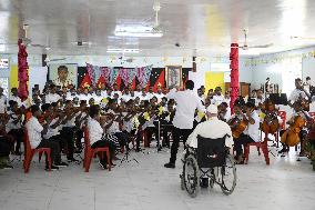 Pope Francis Meets Missionaries in Baro - Papua New Guinea