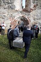 Finnish skulls are reburied