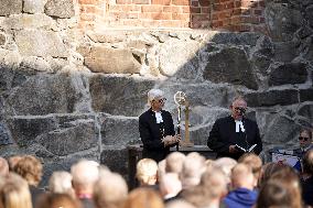 Finnish skulls are reburied