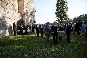 Finnish skulls are reburied