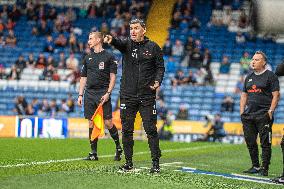 Oldham Athletic v Southend United - Vanarama National League