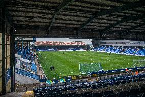 Oldham Athletic v Southend United - Vanarama National League