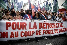 Rally Against The President's Forceful Blow - Paris