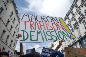 Rally Against The President's Forceful Blow - Paris