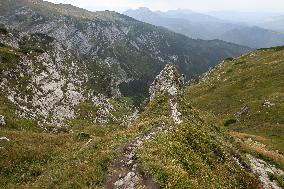 Exploring The Majestic Trails Of The Tatra Mountains