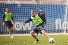 Iker Muniain Practice In Buenos Aires