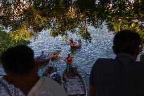 Daily Life In Dhaka