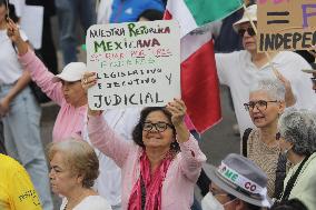 March For Mexican Democracy Against Judicial Reform