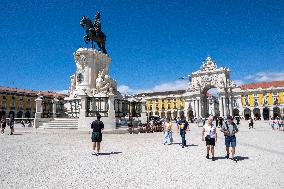 Daily Life In Lisbon