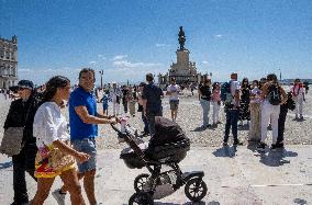 Daily Life In Lisbon