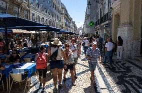 Daily Life In Lisbon