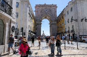 Daily Life In Lisbon