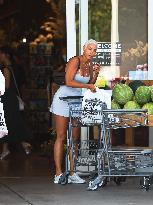 Nicole Murphy Out For Grocery Shopping - LA