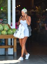 Nicole Murphy Out For Grocery Shopping - LA