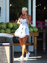 Nicole Murphy Out For Grocery Shopping - LA