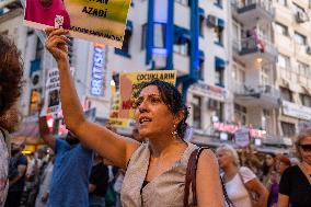 Narin Guran Protest In Izmir - Turkey