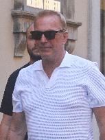 Kevin Costner Out - Milan