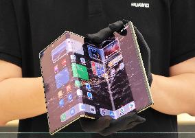 HUAWEI Triple Foldable Screen Phone