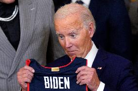 Joe Biden welcomes the Huskies Basketball Team - Washington