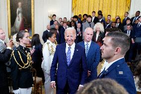 Joe Biden welcomes the Huskies Basketball Team - Washington