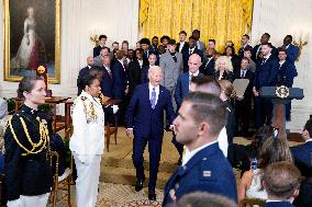 Joe Biden welcomes the Huskies Basketball Team - Washington