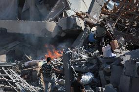 Israeli Airstrike Targets Al-Bureij Camp - Gaza