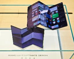 Huawei Mate XT Triple Foldable Screen Phone