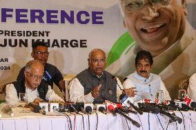 Congress Party President Mallikarjun Kharge News Conference In Srinagar