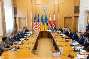 US And UK Diplomats Offer Aid - Kyiv