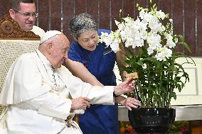 Pope Francis Welcomed In Singapour