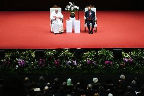 Pope Francis Welcomed In Singapour