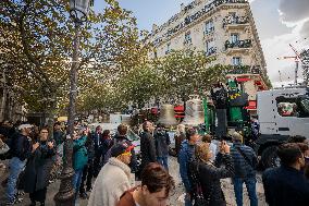 Eight Bells Return To Belfry Of Notre Dame - Paris