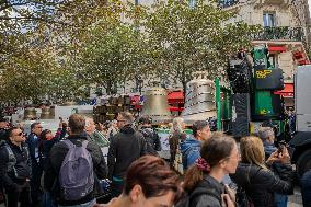 Eight Bells Return To Belfry Of Notre Dame - Paris