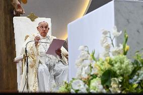 Pope Francis Leads A Mass - Singapore