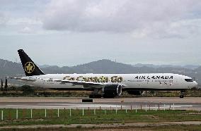 Air Canada aircraft Go Canada Go special livery