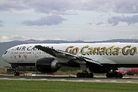 Air Canada aircraft Go Canada Go special livery