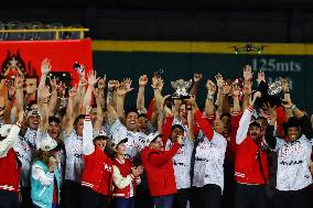 Diablos Rojos Celebrating The 17th  Championship