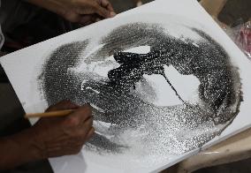 Artists Paint Canvas To Protest Protest Road Side Art Camp,In India, Kolkata - 12 Sep 2024