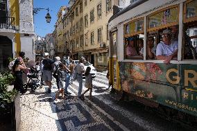 Daily Life In Lisbon