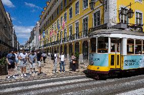 Daily Life In Lisbon