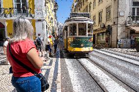 Daily Life In Lisbon