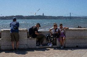 Daily Life In Lisbon