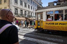 Daily Life In Lisbon