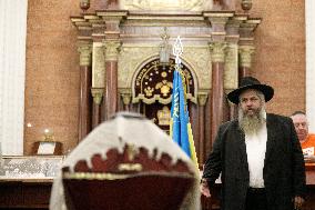 Memorial service for son of Ukraines Chief Rabbi in Kyiv