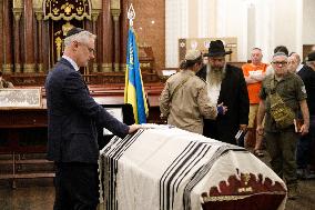 Memorial service for son of Ukraines Chief Rabbi in Kyiv