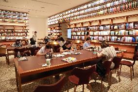 TSUTAYA BOOKS Close in Xi 'an