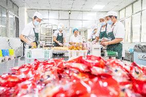 Handmade Mooncakes Production in Bijie